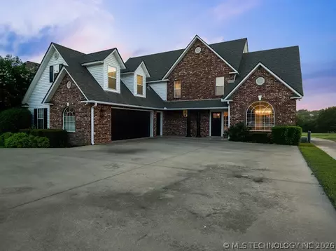 Exterior - 311 Larsh, Ada, OK 74820 photo 9 of 12