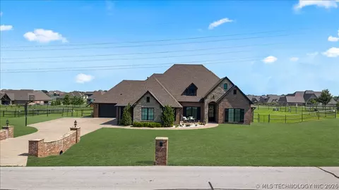 7003 E 88th St N, Owasso, OK 74055