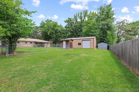 Exterior - 107 Maple, Broken Bow, OK 74728 photo 7 of 7