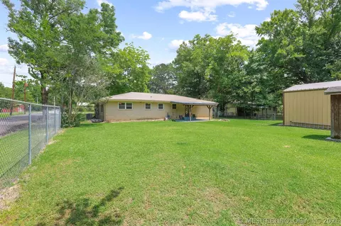 Exterior - 107 Maple, Broken Bow, OK 74728 photo 5 of 7