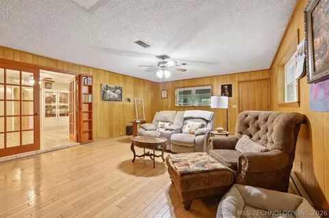 Living - 107 Maple, Broken Bow, OK 74728 photo 2 of 2