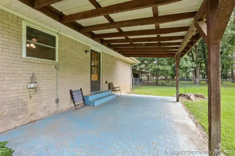 Exterior - 107 Maple, Broken Bow, OK 74728 photo 4 of 7