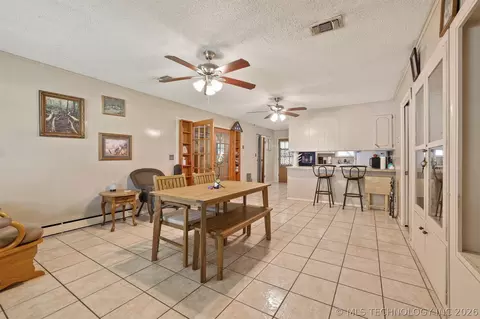 Dining - 107 Maple, Broken Bow, OK 74728 photo 1 of 2
