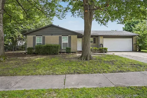 901 W Galveston St, Broken Arrow, OK 74012
