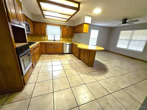 Kitchen - 12404 E 35th St, Tulsa, OK 74146 photo 1 of 1