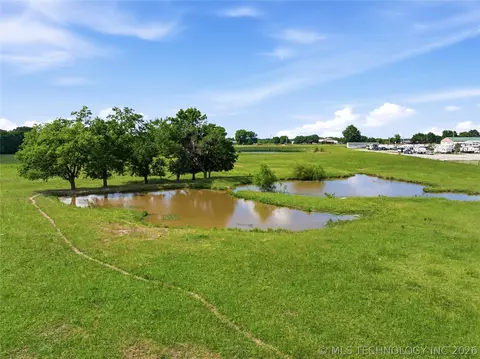 25 W 62 Hwy, Morris, OK 74445