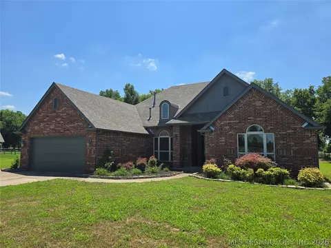 5108 E Hickory Meadow Dr, Claremore, OK 74019