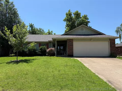 10806 E 100th St N, Owasso, OK 74055