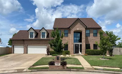 7816 E Broadway St, Broken Arrow, OK 74014
