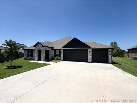 1507 Bluestem Dr, Bartlesville, OK 74006