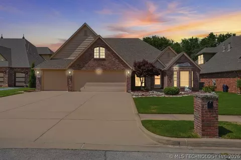 3117 E 143rd St S, Bixby, OK 74008