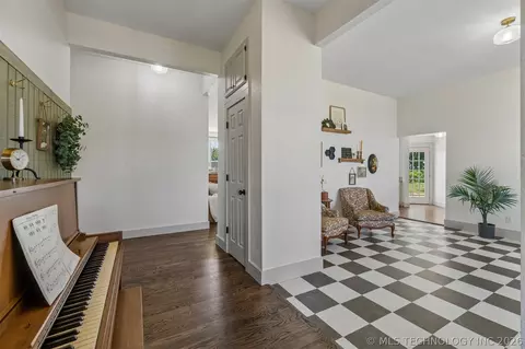 Entry Way - 770696 S 3510 Rd, Cushing, OK 74023 photo 6 of 10