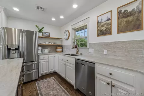 Kitchen - 770696 S 3510 Rd, Cushing, OK 74023 photo 4 of 8