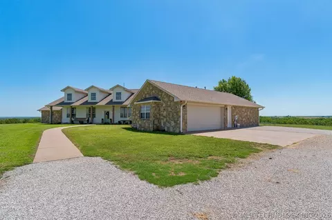 Exterior - 770696 S 3510 Rd, Cushing, OK 74023 photo 3 of 10