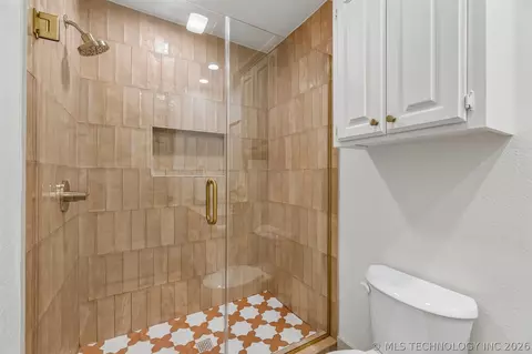 Bath - 770696 S 3510 Rd, Cushing, OK 74023 photo 5 of 10