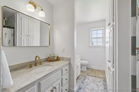 Bath - 770696 S 3510 Rd, Cushing, OK 74023 photo 9 of 10