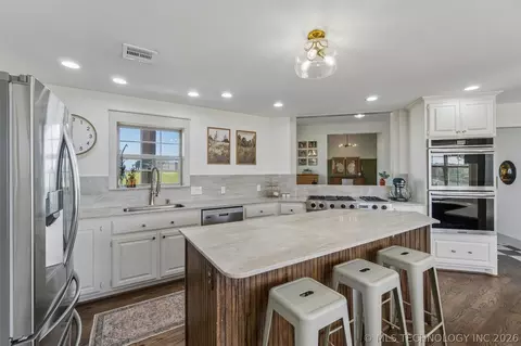 Kitchen - 770696 S 3510 Rd, Cushing, OK 74023 photo 6 of 8