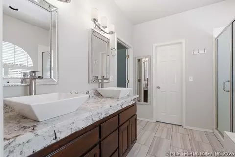 Bath - 2830 E 103rd St, Tulsa, OK 74137 photo 3 of 3