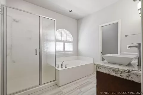 Bath - 2830 E 103rd St, Tulsa, OK 74137 photo 2 of 3