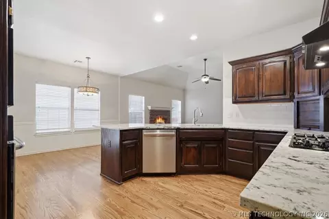 Kitchen - 2830 E 103rd St, Tulsa, OK 74137 photo 4 of 4