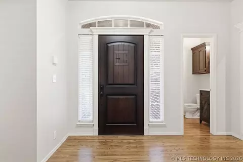 Entry Way - 2830 E 103rd St, Tulsa, OK 74137 photo 2 of 2