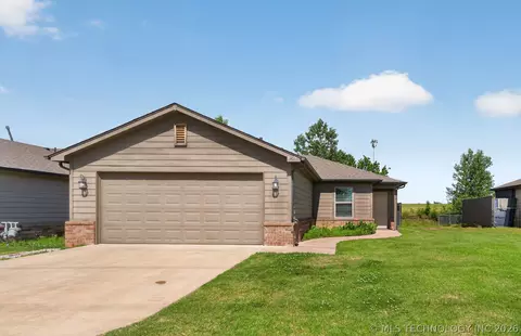9915 N 44th East Ave, Sperry, OK 74073