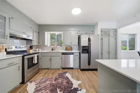 Kitchen - 6968 E 19th St, Tulsa, OK 74112 photo 2 of 4