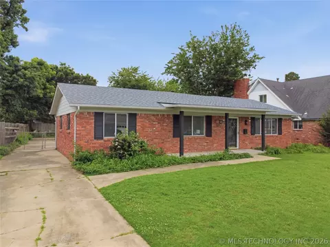 Exterior - 6968 E 19th St, Tulsa, OK 74112 photo 2 of 2