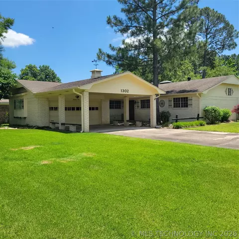 1302 SE 12th St, Wagoner, OK 74467