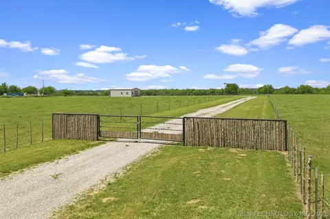 4480 Memorial Rd, Lone Grove, OK 73443