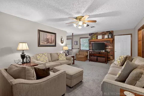 Living - 68 Maple Rd, Pryor, OK 74361 photo 1 of 4
