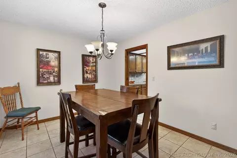 Dining - 68 Maple Rd, Pryor, OK 74361 photo 5 of 6