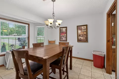 Dining - 68 Maple Rd, Pryor, OK 74361 photo 3 of 6