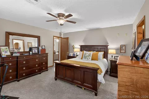 Bedroom - 68 Maple Rd, Pryor, OK 74361 photo 3 of 10