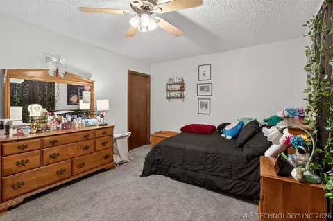 Bedroom - 68 Maple Rd, Pryor, OK 74361 photo 8 of 10