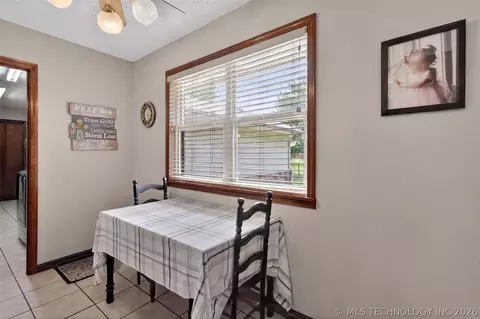 Dining - 68 Maple Rd, Pryor, OK 74361 photo 1 of 6