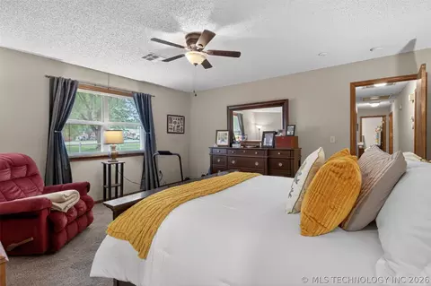 Bedroom - 68 Maple Rd, Pryor, OK 74361 photo 4 of 10