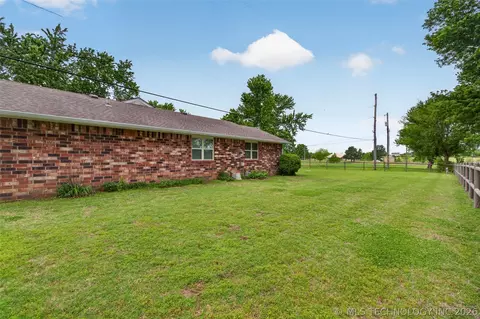 Exterior - 68 Maple Rd, Pryor, OK 74361 photo 8 of 10