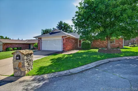 118 Canterbury Ct, Bartlesville, OK 74006