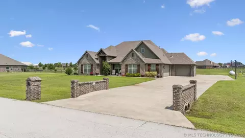 2913 Cross Creek Dr, Oologah, OK 74053