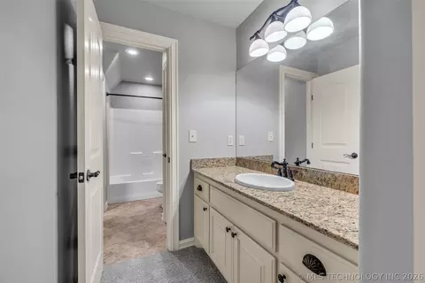 Bath - 5630 E 117th Pl, Tulsa, OK 74137 photo 6 of 8