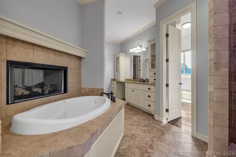 Bath - 5630 E 117th Pl, Tulsa, OK 74137 photo 3 of 8