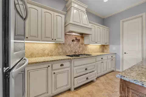 Kitchen - 5630 E 117th Pl, Tulsa, OK 74137 photo 6 of 8