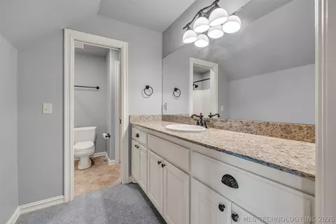 Bath - 5630 E 117th Pl, Tulsa, OK 74137 photo 7 of 8