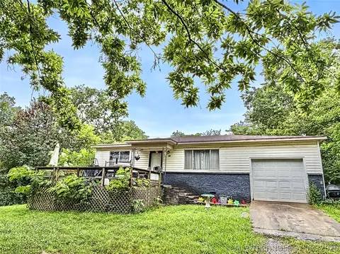 1306 Stickross Mountain Rd, Tahlequah, OK 74464