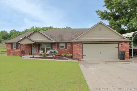 15044 S Ash Valley Ln, Claremore, OK 74017