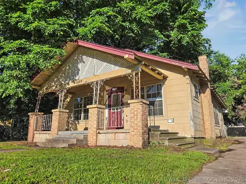 1323 Locust St, Muskogee, OK 74403