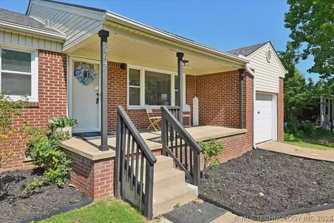564 S Sandusky Ave, Tulsa, OK 74112