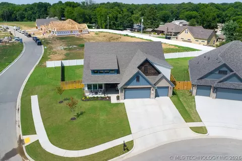 1617 N 72nd St, Broken Arrow, OK 74014