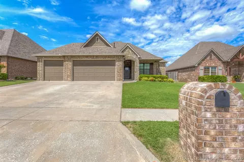 8110 N 77 East Ave, Owasso, OK 74055